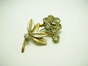 Vintage Clear Rhinestone Flower Brooch Pin Goldtone - Picture 1 of 5