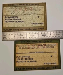 2 tarjetas de crédito de papel vintage de Sinclair Refining Company gasóleo Detroit MI '56 57 - Imagen 1 de 9