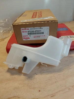 2009 -2015 Toyota Venza Brake Master Cylinder OEM Resivoir Novo Não Usado  - Imagem 1 de 4