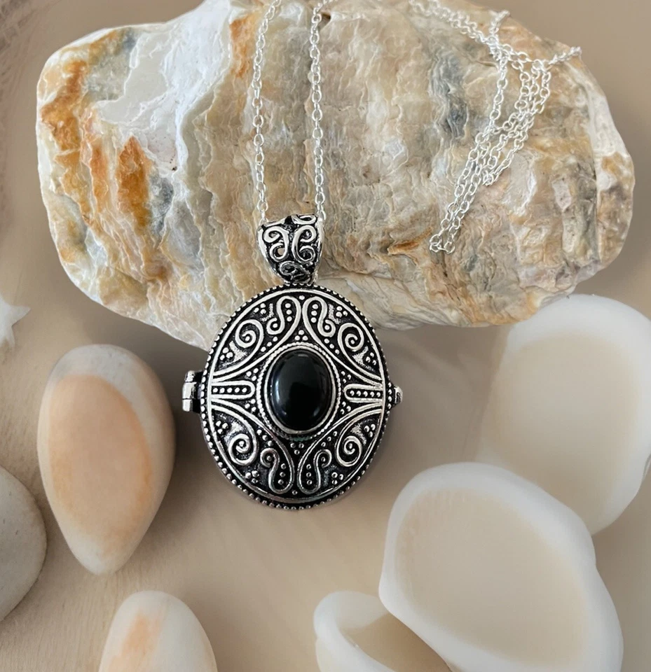 Collar Colgante Medallón Ónix Negro Estilo Vintage - Chapado en Plata 925 - Nuevo Foto 1 de 4