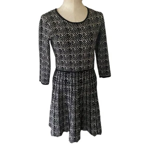 Just… Taylor schwarz weiß Jacquard gepunktet Strick Fit & Flare A-Linie Pullover Kleid L - Bild 1 von 10