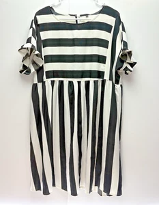 WOMEN'S Round Neck Flutter Sleeve Swing DRESS BLACK & WHITE Striped SZ 2XL EUC - Picture 1 of 8