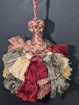 Llavero vintage de muebles de borla francesa rojo, rosa, verde y crema *Shabby Chic  Foto 1 de 4