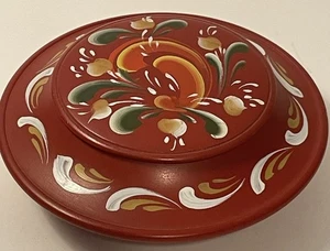 Norwegischer Rosemaling handbemalt Holz rot Schmuckstück/Schale mit Deckel & 3 Kugelfüßen 5,5" - Bild 1 von 9