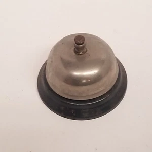 Campanello di servizio da scrivania rotondo vintage 3" in metallo, testato funzionante - Foto 1 di 5