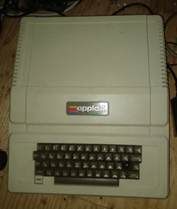 Rare Vintage APPLE II EUROPLUS BOOTS! - Picture 1 of 5