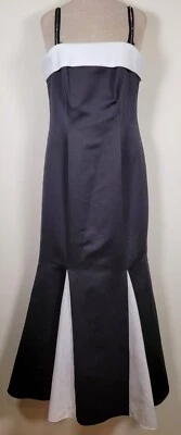 Urban Girl Nites Women Size 9 / 10 White Black Long Dress Gowns - Image 1 of 4