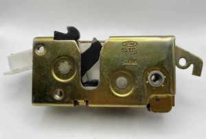 Ford Transit Mk5 Smiley 94-00 Tailgate latch - 1052396 / 95VB-V43288-BC - Picture 1 of 3