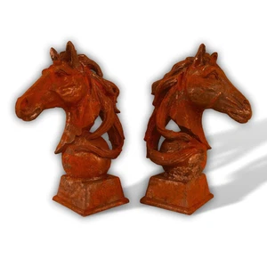 Testa di cavallo coppia statuetta giardino figura scultura ruggine ferro antico - Foto 1 di 1