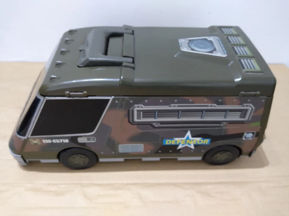 Camper militare Micromachines playset DEFENSOR con dotazione in foto - Immagine 1 di 4