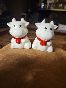 Set senza marchio di shaker sale e pepe mucca campana rossa super carino vita di fattoria - Foto 1 di 6