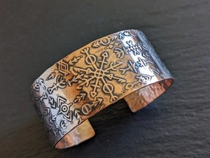 Wide copper cuff bracelet with nordic runes - handmade - medium wrist - Picture 1 of 9