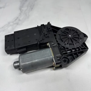 2001 - 2005 OEM VW PASSAT Right Front Passenger Power Window Motor 105415-301 - Picture 1 of 11