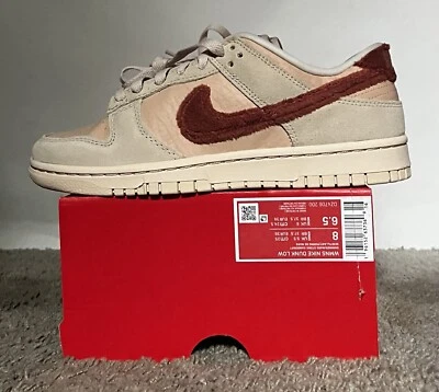 Talla 8W- Nike Dunk Low Terry Swoosh Beige Brillo Mars Stone NBY DZ4706-200 Foto 1 de 4