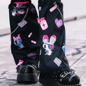 Goth Emo Kawaii Punk Gothic Lolita Cute Leg Warmers with Cross Chain - Black - Picture 1 of 1