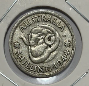 1944 Australia 1 Shilling Silver Coin - Picture 1 of 3