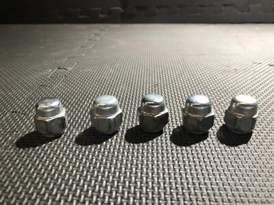 Cinco tuercas NISSAN ALTIMA 13 14 15 16 17 18 Foto 1 de 3