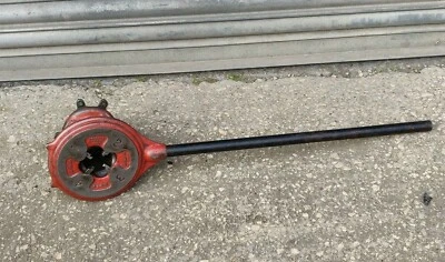 Ridgid 65-R Hand Held Pipe Threader Threads 1" - 2" Threading Machine Die Cut - Image 1 of 4