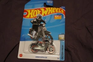 2022 Hot Wheels Honda Super Cub BLACK/RED FACTORY FRESH 8/10 - Picture 1 of 7