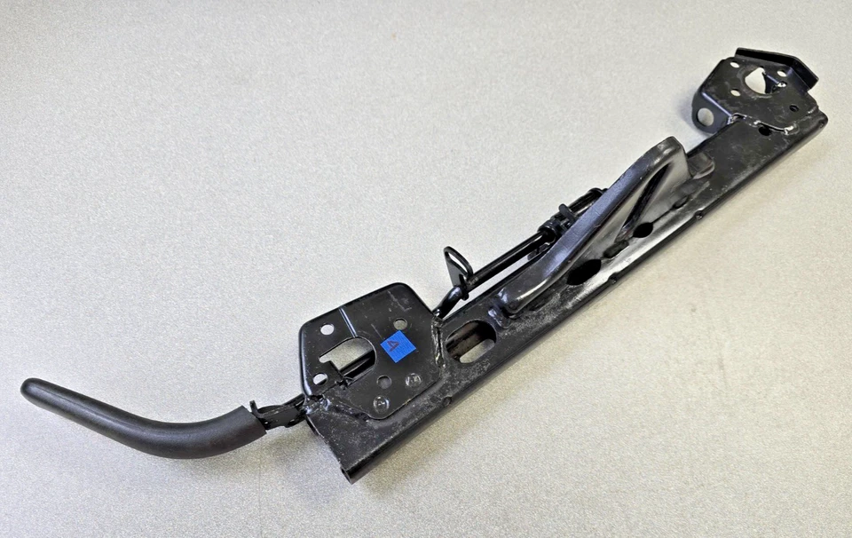 VERY NICE ORIGINAL PORSCHE 911 928 930 968 DRIVERS SEAT OUTER LOCKING RAIL #4 - Изображение 1 из 4