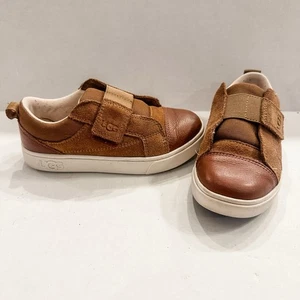 UGG Size 12 Boys Rennon Low Shoes Chestnut 1117454T-CHE Authentic Please READ - Picture 1 of 11
