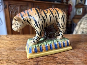CHARACTER STAFFORDSHIRE STYLE CERAMIC POTTERY TIGER FIGURE DESIGN ORNAMENT - Picture 1 of 7