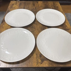 [Near Mint] Wedgwood Wild Strawberry White Plates, Set of 4 From Japan - Picture 1 of 14