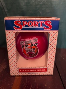 Chicago Bulls VTG Glass Ornament NOS Holiday 1995-'96 "Best Record Ever" 72-10 - Picture 1 of 22