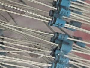 10pcs BAT42 DIODE SCHOTTKY DIODE 30V 200mA 200mW STM - Imagen 1 de 2