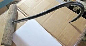 ANTIQUE T-HANDLE WOOD & IRON BALE GAFF HOOK, 9 1/4"x4 3/8"x5 3/8" USED - Picture 1 of 2