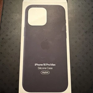 Original Apple iPhone 16 Pro Max Silikon Case Schwarz mit Magsafe - MYYT3ZM/A - Bild 1 von 3