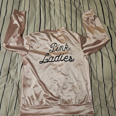 CHAQUETA ROSA GRASA DAMAS AÑOS 50 MUJER TALLA PEQUEÑA CREMALLERA COMPLETA SATINADO DISFRAZ HALLOWEEN Foto 1 de 4