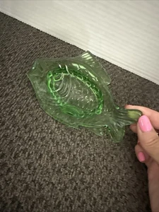 VTG Green Pressed Glass Fish Trinket Dish Plate Thick Detailed Scales 6” - Picture 1 of 4