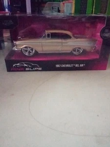 Jada Toys Gold 1957 Chevrolet Bel Air - Picture 1 of 1
