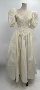 Alfred Angelo Sapphire V Neck Short Short Sleeve Ivory Wedding Dress Stunning❤️ - Picture 1 of 24