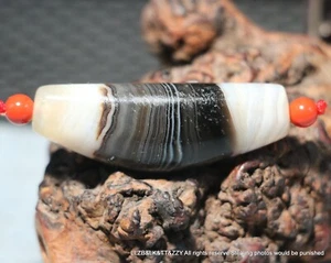 rare Energy Tibetan Old Agate Natural Silkworm Line  Horn-shape dZi Bead - Picture 1 of 6
