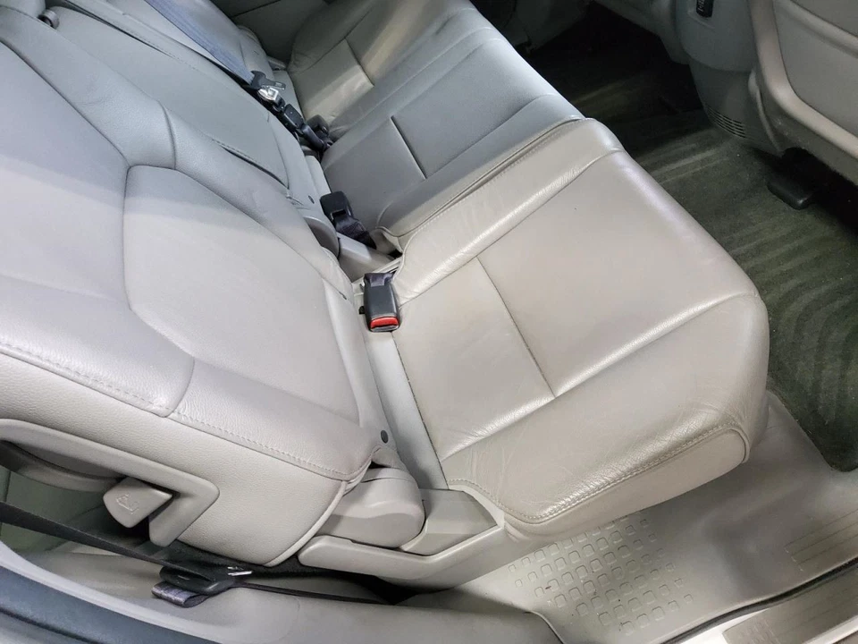 PILOT     2013 Seat Rear 585474 - Image 1 of 1