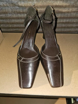 Bandolino BDPalella Slingback Pump Heels Dark Brown Natural Leather Size 8.5M - Image 1 of 4