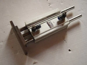 Vérin pneumatique SMC MGQM 20 100 Ø20 x 100 - Imagen 1 de 6