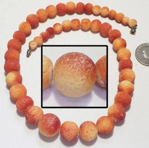Vintage Orange/Zimt Farben poröse Apfel Koralle abgestufte Perlen Halskette 18" - Bild 1 von 3