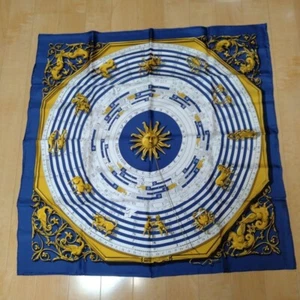 Sciarpa Hermes Carre 90 DIES ET HORE seta blu con scatola mai usata - Foto 1 di 8