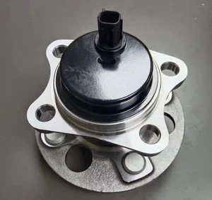 TOYOTA GENUINE 42450-52061 HUB & BEARING ASSY, REAR AXLE, RH/LH 4245052061 OEM - Picture 1 of 3