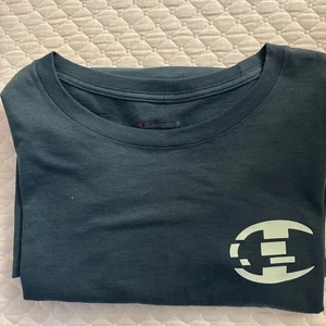 Champion Langarmshirt Herren Medium schwarz klassische Grafik Rundhalsausschnitt GT78H neu - Bild 1 von 5