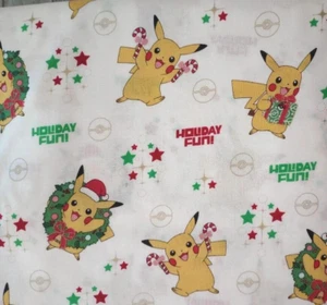Pokemon Pikachu Urlaub Spaß Stoff Nähen Basteln Länge Stück 13,5" x 11" Neu - Bild 1 von 2