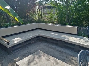 Gartenmöbel lounge aus Paletten und Polster - Bild 1 von 7