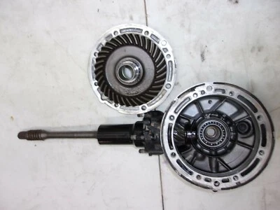 Transmisión y engranaje final Honda 1984 CB 650 SC Nighthawk Foto 1 de 4