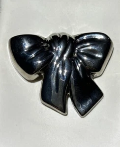 Bow Tie Brooch Silver Plated Smooth Finish Vintage, c1988, 2”W x 1.5”, Pre-owned - Picture 1 of 6