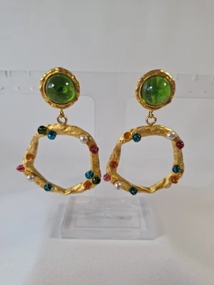 Brincos Deanna Hamro argola grande década de 1980 vidro derramado   - Imagem 1 de 4