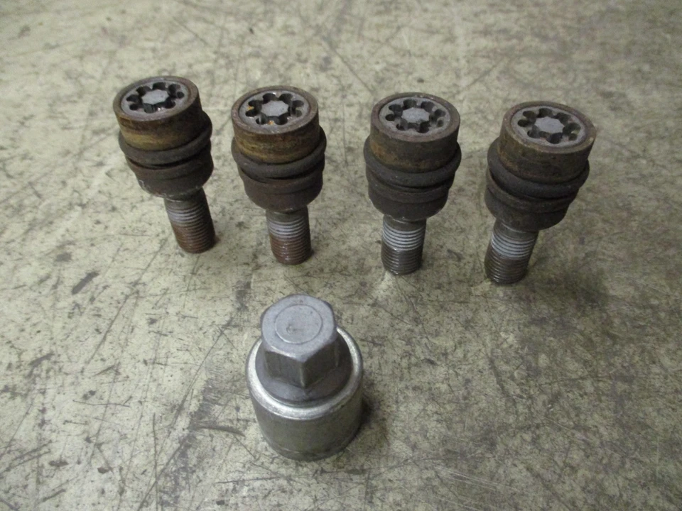 Felgenschloß Audi Q5 Q7 VW Touareg Radschrauben 14mm AUDI Q5 8R — 第 1/4 张图片
