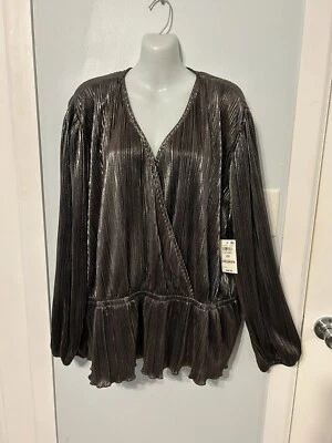 Blusa elástica plisada negra/metal 34 con cuello en V con LS talla grande 2X nueva con etiquetas On 34th Foto 1 de 3